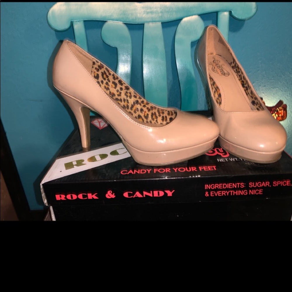Tan heels
